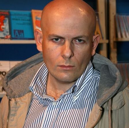 Oles Buzina, novinář a spisovatel. Zavražděn 2015
