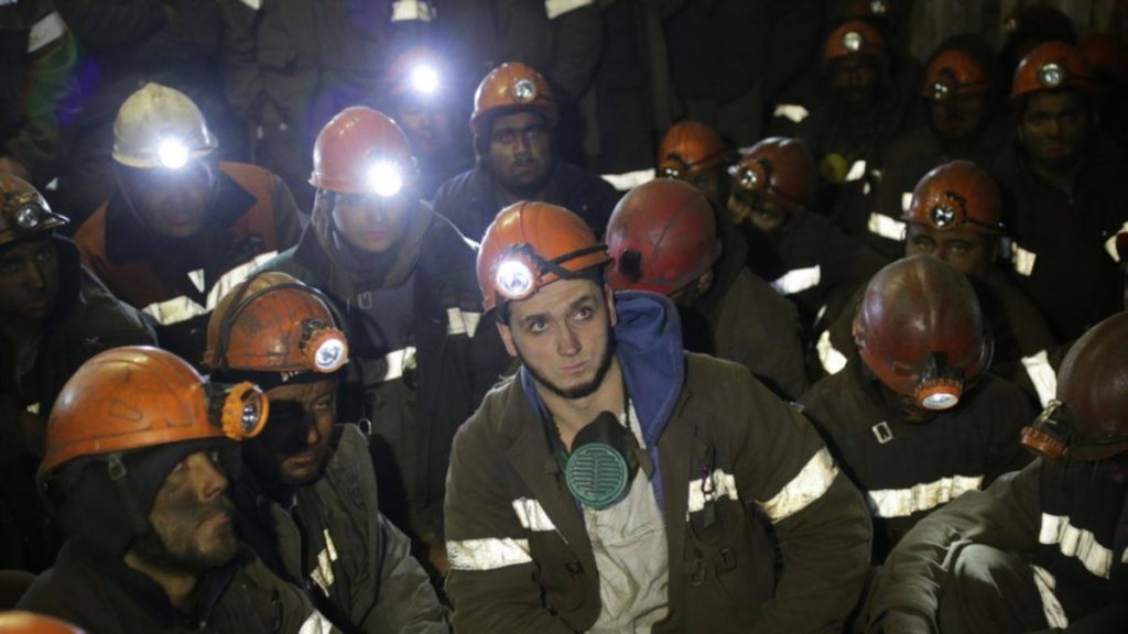 Stávkující horníci na šachtě Komsomolskaja v Antracitu, LLR, 2020