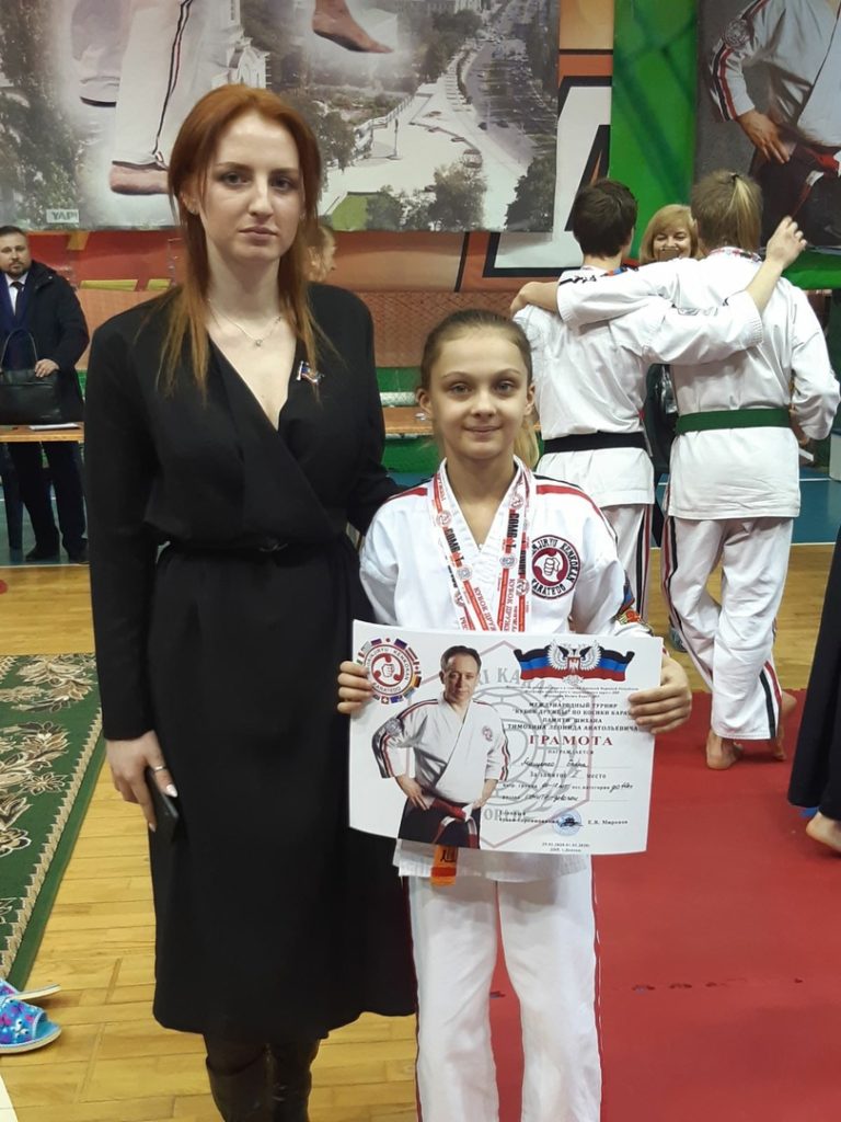Lena Miščenko, 12, kosiki karate, Doněck, DLR