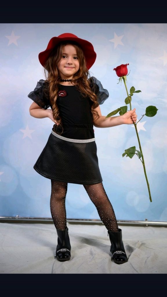 Sofia Kalistova, 7, herečka, zpěvačka, tanečnice, Doněck, DLR