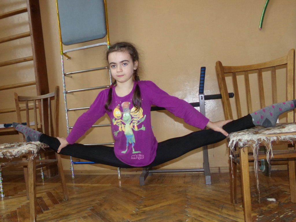 Alina Lukašova, 10, vzdušná akrobatka, Doněck, DLR